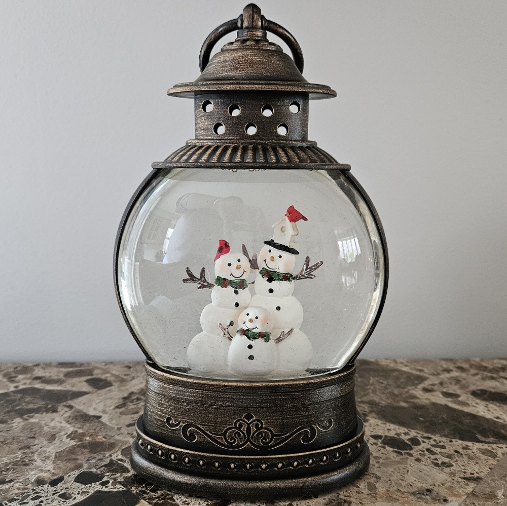 Snowman Lantern Globe